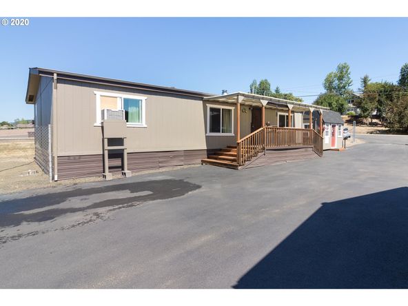 5060 Grange Rd, Roseburg, OR 97471